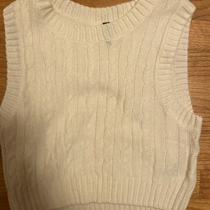 Cute beige sweater vest from h&m